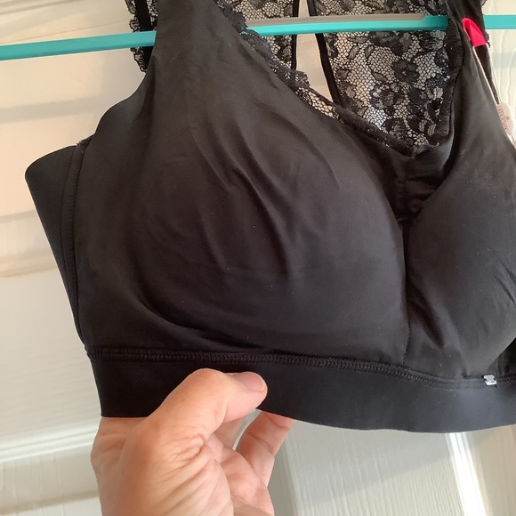 Amarsex black bra with high lace in back. XXL NWT - Picture 3 of 3